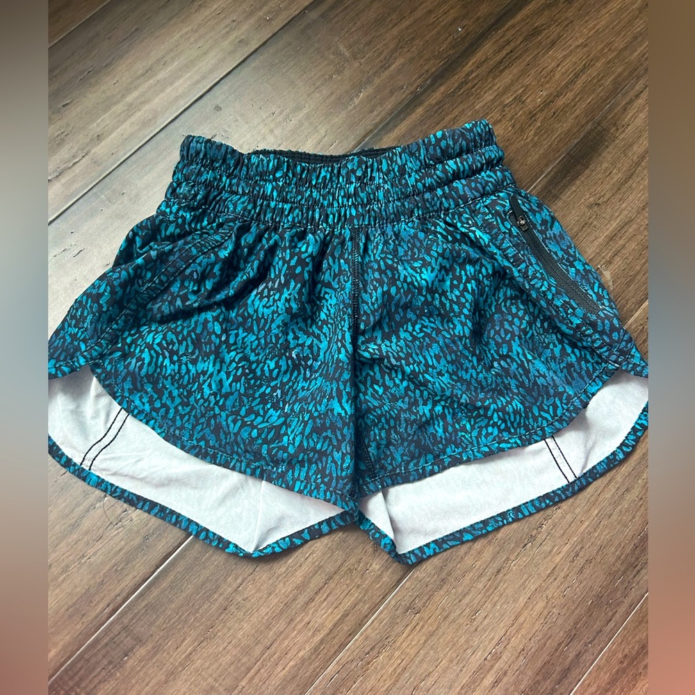 Lululemon shorts size 4